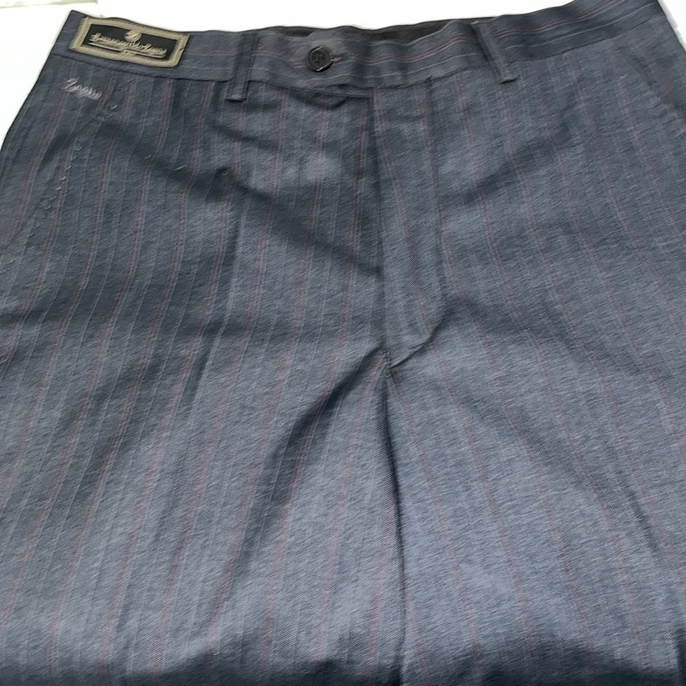 Ermenegildo Zegna Suit, Size 34US. Excellent Condition. 3 Button, Double Vented - Picture 12 of 17
